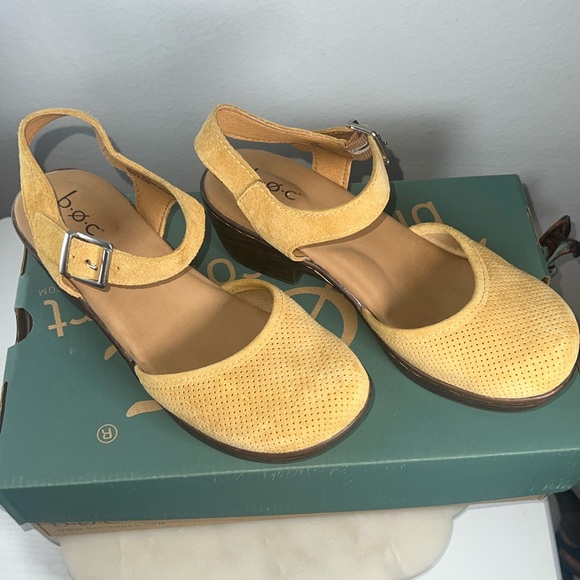 Women’s B.O.C Maryjane heels in stone yellow suede Sz. 7 M - Picture 6 of 10